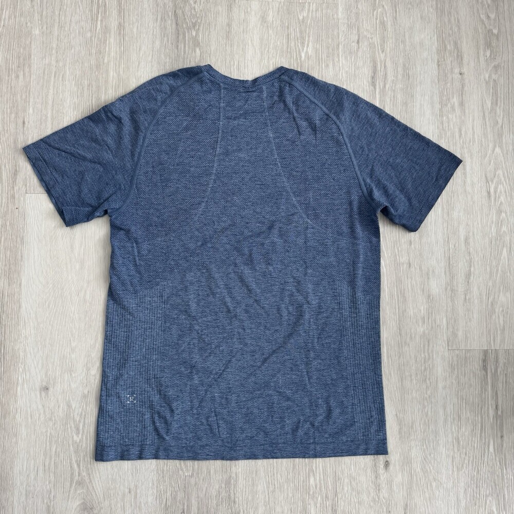 Lululemon Shirt METAL VENT TECH 2.0 Men's M Short Sleeve Heathered Blue EUC - Picture 5 of 9